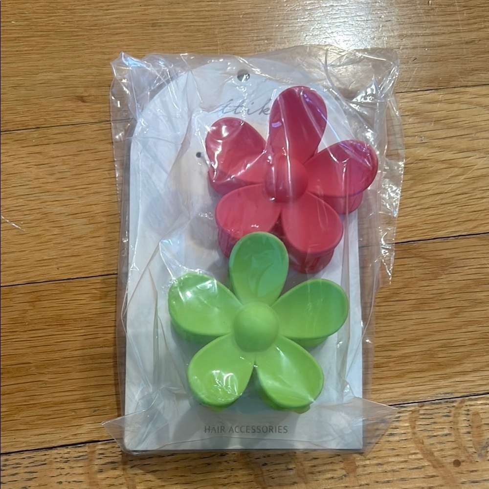 Ettika Flower Hair Clips - Pink and Green